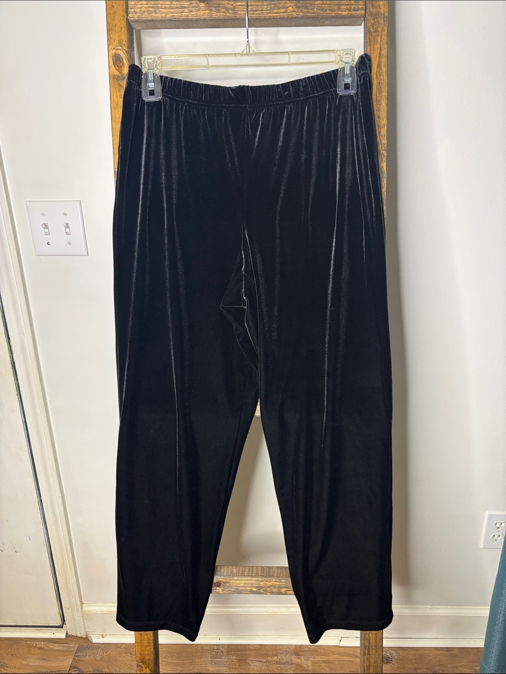 Alfred Dunner Black Velvet Pants with Elastic Waist Size 14